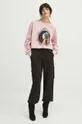 Bluza damska z kolekcji Eviva L'arte z aplikacją kolor różowy 70 % Bawełna, 30 % Poliester