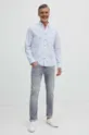 Ľanová košeľa pánska s golierom button-down modrá farba <p>Hlavný materiál: 55 % Ľan, 45 % Bavlna Doplnkový materiál: 100 % Bavlna</p>