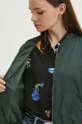 Bomber bunda dámská z kolekce Jane Tattersfield x Medicine zelená barva