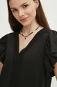 czarny T-shirt bawełniany damski z ozdobną aplikacją kolor czarny
