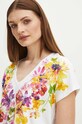 T-shirt bawełniany damski z domieszką elastanu w kwiaty kolor biały biały RS24.TSD901