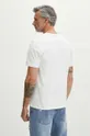 Bavlněné tričko pánské s příměsí elastanu bílá barva <p>Materiál č. 1: 98 % Bavlna, 2 % Elastan Materiál č. 2: 98 % Bavlna, 2 % Elastan</p>