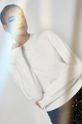 kremowy Sweter damski z aplikacjami kremowy Damski
