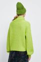 Sweter damski z golfem kolor zielony <p>50 % Poliester z recyklingu, 45 % Wiskoza, 5 % Poliamid</p>