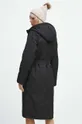 Kabát dámský zateplený černá barva <p>Hlavní materiál: 100 % Polyester Podšívka: 100 % Polyester Výplň: 100 % Polyester</p>