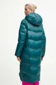 Páperový kabát dámsky prešívaný zelená farba <p>Hlavný materiál: 100 % Polyamid Podšívka: 100 % Polyester Výplň: 80 % Páperie, 20 % Páperie Doplnkový materiál: 100 % Bavlna</p>
