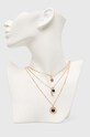 Akcesoria Naszyjnik damski z ozdobnymi zawieszkami kolor złoty RW24.AKD105 złoty
