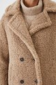 Płaszcz damski oversize z fakturą kolor beżowy RW24.KPD818 beżowy