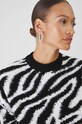 Sweter damski ze zwierzęcym wzorem kolor czarny RW24.SWD976 czarny