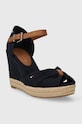 Tommy Hilfiger sandały BASIC OPENED TOE HIGH WEDGE FW0FW04784 granatowy SS24
