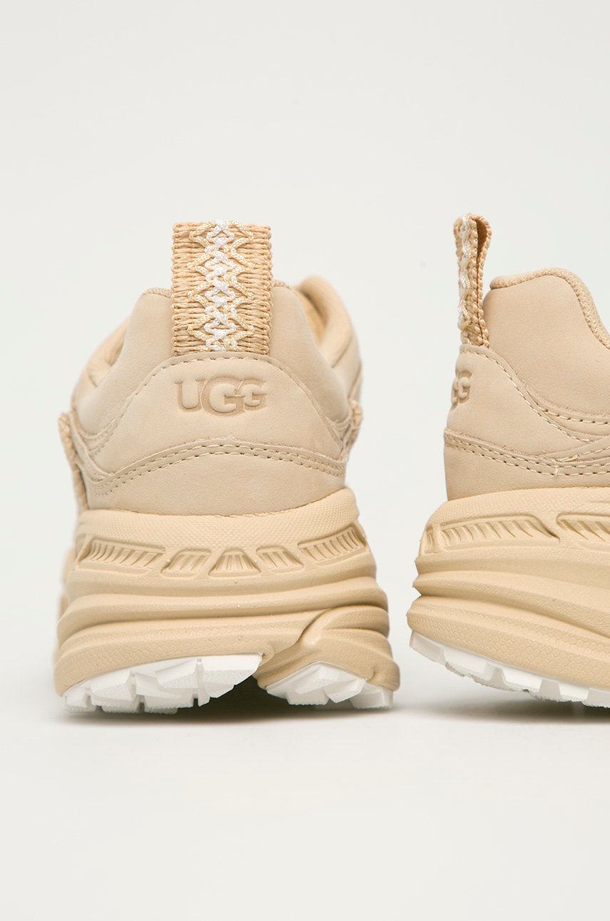 UGG - Kožené boty Emmi  Svršek: Semišová kůže Vnitřek: Textilní materiál Podrážka: Umělá hmota