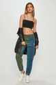Calvin Klein Jeans - Spodnie J20J216183.4891 zielony