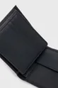 Usnjena denarnica BOSS  Glavni material: 100% Naravno usnje Podloga: 100% Poliester