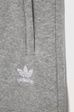 Detské krátke nohavice adidas Originals HD2062  Základná látka: 70% Bavlna, 30% Recyklovaný polyester Podšívka vrecka: 100% Bavlna Elastická manžeta: 95% Bavlna, 5% Elastan