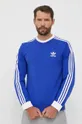 Bavlnené tričko s dlhým rukávom adidas Originals modrá