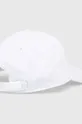 Памучна шапка с козирка Lacoste бял