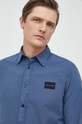Bombažna srajca Calvin Klein Jeans J30J322616.PPYX modra