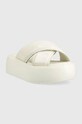 Calvin Klein klapki skórzane BUBBLE SLIDE - PAT HW0HW01469 biały SS23
