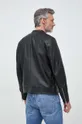 Куртка Sisley  Основной материал: 83% Вискоза, 17% Полиэстер Подкладка: 80% Полиэстер, 20% Хлопок Покрытие: Полиуретан