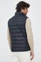 Páperová vesta Gant  Základná látka: 100 % Recyklovaný polyester  Výplň: 90 % Páperie, 10 % Páperie