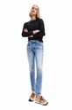 Odzież Desigual jeansy 23SWDD21 niebieski
