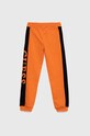 Chlapec Detské bavlnené tepláky Guess L3RQ24.KA6R3.PPYX oranžová