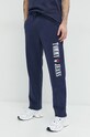 Βαμβακερό παντελόνι Tommy Jeans απλικέ σκούρο μπλε DM0DM15792.PPYX