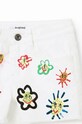 Девочка Детские шорты Desigual 23SGDD07 белый