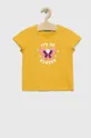 rumena Otroška bombažna kratka majica United Colors of Benetton Dekliški