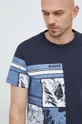 Βαμβακερό μπλουζάκι Guess σκούρο μπλε