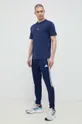 Bombažna kratka majica New Balance mornarsko modra