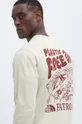 béžová Bavlnené tričko s dlhým rukávom The North Face Patron Plasticfree Peaks Pánsky