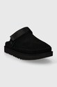 Semišové papuče UGG Goldenstar Clog 1138252.BLK černá AA00