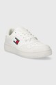 Δερμάτινα αθλητικά παπούτσια Tommy Jeans TJW RETRO BASKET ESS EN0EN02505 λευκό SS25