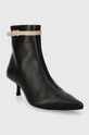 Kožené členkové topánky Tommy Hilfiger LEATHER POINTED BOOT čierna