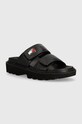 Šľapky Tommy Jeans TJW PUFFED SANDAL imitácia kože čierna EN0EN02560