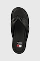 Σαγιονάρες Tommy Jeans TJW WEDGE SANDAL μαύρο EN0EN02457