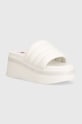 Šľapky Tommy Jeans TJW WEDGE SANDAL klinový biela EN0EN02455