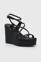 Usnjeni sandali Calvin Klein WEDGE črna