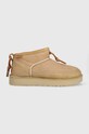 UGG śniegowce zamszowe Ultra Mini Crafted Regenerate brak zapięcia beżowy 1152953.SAN
