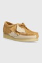 Μοκασίνια σουέτ Clarks Originals Wallabee 26176524 καφέ SS24
