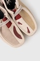 Scarpe Clarks Originals mocassini in camoscio Wallabee Red Combi 26178308 beige