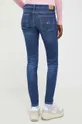 Τζιν παντελόνι Tommy Jeans Κύριο υλικό: 98% Βαμβάκι, 2% Σπαντέξ Άλλα υλικά: 78% Βαμβάκι, 20% Ανακυκλωμένο βαμβάκι, 2% Σπαντέξ