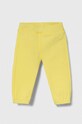 United Colors of Benetton spodnie dresowe bawełniane niemowlęce 3J70AF01L.W.Seasonal żółty SS24