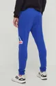 adidas joggers Materiale principale: 64% Cotone, 36% Poliestere riciclato Fodera delle tasche: 100% Poliestere riciclato