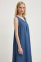 Льняна сукня United Colors of Benetton блакитний
