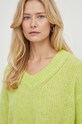 American Vintage sweter wełniany PULL ML COL V BYM18AE24 zielony