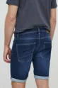 Traper kratke hlače Pepe Jeans SLIM GYMDIGO SHORT Temeljni materijal: 84% Pamuk, 15% Poliester, 1% Elastan Podstava džepova: 65% Poliester, 35% Pamuk