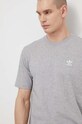 Одяг Бавовняна футболка adidas Originals Essential Tee IR9692 сірий