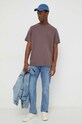 Bavlnené tričko Levi's 56605 hnedá SS25